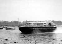 CC7 coming ashore Cushioncraft at St Helens 