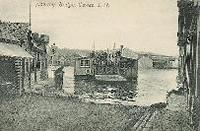 Chain ferry arriving at West Cowes